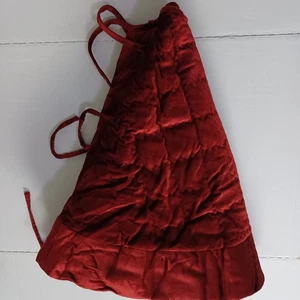 Pottery Barn Shiny Velvet Quilted Tree Skirt Red Marketing Sample - Picture 1 of 7