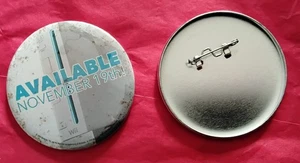 Rare authentic 2006 Wii Launch pin back buttons, age spots, never used - Picture 1 of 2
