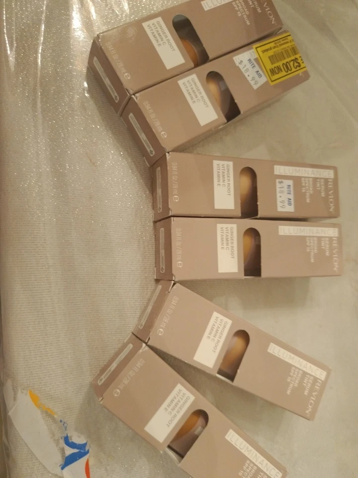 Wholesale L  Revlon Illuminance Serum ginger   vitamin C,,E - Image 1 of 4