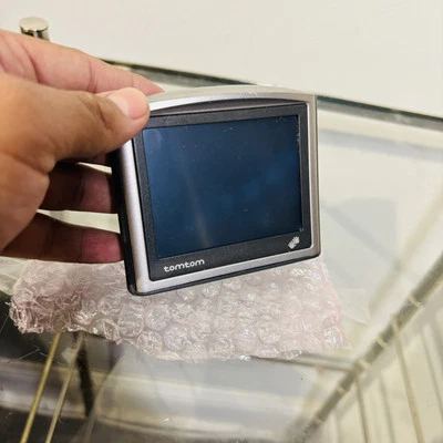 TomTom One 4N00.005 GPS Portable GPS Navigator Bluetooth DEVICE ONLY - Image 1 of 4