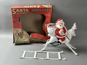 Vintage 50er Hartplastik Lite Up Noma Weihnachtsmann auf Rentier Nr 723 mit Box - Bild 1 von 19