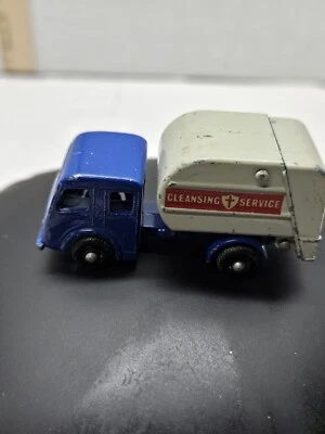 Original Lesney Matchbox No. 15 Tippax Refuse Collector Matchbox Series - Image 1 of 4