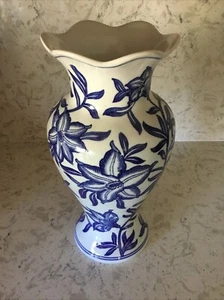 Blue and White Porcelain Vase Floral Day Lily Chinoiserie 7" x 7" x 14" Tall - Picture 1 of 6