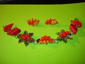 Vintage Upcycled Red Green Holly Xmas Clip Earrings Bracelet and P. Earrings Set - Picture 1 of 4