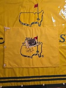 Larry Mize Signed 2014 Masters Pin Flag w/ "87 rare Center Signature Autograph  - Picture 1 of 2