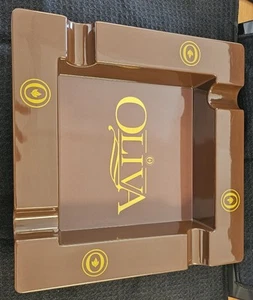 Oliva Zigarren Kunststoff quadratischer Aschenbecher vier einzelne Zigarrenablagen braun und gold - Bild 1 von 3