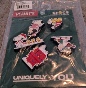 Crocs Jibbitz Peanuts Christmas Pack Snoopy Woodstock Charlie Brown Holiday NEW - Picture 1 of 2