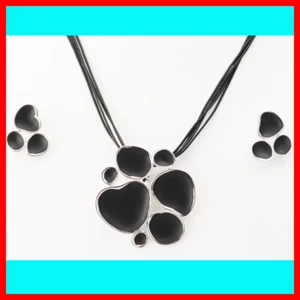 FASHION NECKLACE & MATCHING EARRINGS MULTI-BLACK CORD SILVER TONE BLACK CLUSTER - Picture 1 of 2