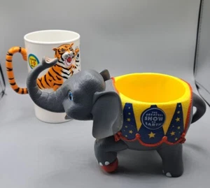 Vtg Ringling Bros Barnum & Bailey Circus 3D Tiger & Elephant Plastic Mugs Cups - Picture 1 of 17
