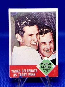 Juego Topps World Series 1963 #7, Yanks celebra como gana Terry #148 - Imagen 1 de 2