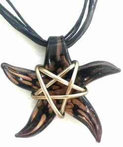Collar de estrellas de mar de vidrio soplado de lámina dorada con cordones - Imagen 1 de 10