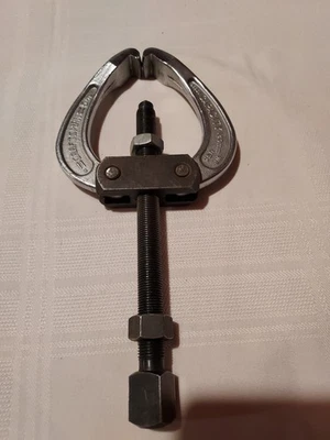 2 Jaw Gear And Bearing Puller  By Craftsman, USA, #46901, Capacity 140mm, 5.1/2" - Image 1 of 4