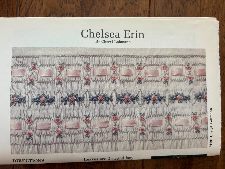 Chelsea Erin Smocking Plate Cheryl Lohmann Foto 1 de 1