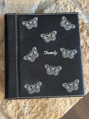 FAMILY Embroidered Photo Album Holds 4x6 Photos Qty 200 in Black VTG - Image 1 of 4