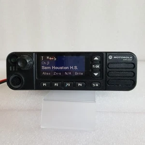MOTOROLA XPR 5550 UHF AAM28QPN9KA1AN MOTOTRBO Tested to Power On Only - Picture 1 of 10