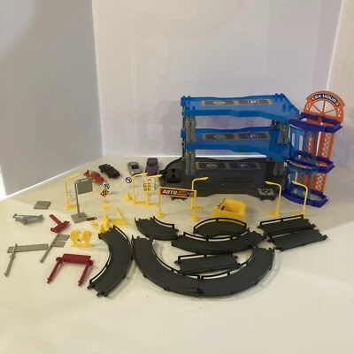 Matchbox Hot Wheels City Car Wash Set Gas Station Micro Machines Track Lot - Image 1 of 4