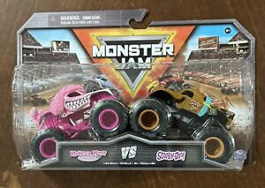 2022 Monster Jam - MONSTER MUTT POODLE VS SCOOBY DOO - Series 20 - Double Pack