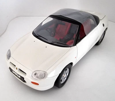 Nuevo MG MGF 1995 techo abierto blanco Donington Corgi escala 1/18 diecast modelo 95100 Foto 1 de 4