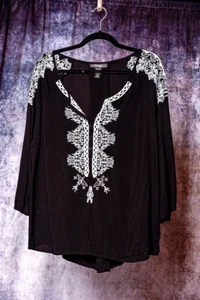 Women's Style & Co Black & White Tribal Embroidered Peasant Style Knit Blouse XL - Picture 1 of 8