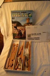 VINTAGE NEW DIKAR WOOD 1/20 SCALE CATAPULTA ANIBAL CATAPULT MODEL KIT WEAPON NOS - Picture 1 of 4