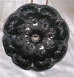 Nordic Ware Violett Blume Bündel Kuchenform Form 10 Tassen Nicht mehr produziert Guter Zustand 10" - Bild 1 von 4