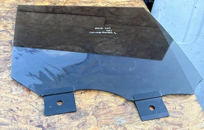 RANGE ROVER VOUGE L405 REAR RIGHT WINDOW GLASS DOUBLE ORIGINAL TINTED - Image 1 of 4