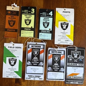 LOTE 8 OAKLAND RAIDERS Caja de Prensa Foto Media Network PASES Pass 1998-2010 - Imagen 1 de 9