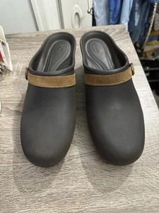 Crocs Sarah Clogs Pantoletten Dual Comfort Espresso Braun Damen 10 W - Bild 1 von 10