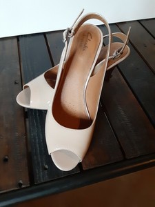 clarks peep toe heels