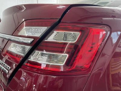 Conjunto de luz trasera derecha usado se adapta a: Ford Taurus 2014 sin paquete policial cuarto Foto 1 de 4