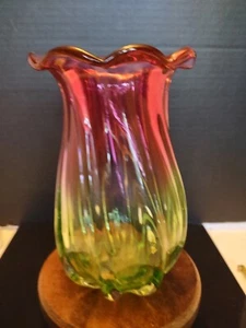 Vintage Hand Blown Art Glass Watermelon Pink and Green Ruffle Vase. Beautiful - Picture 1 of 12