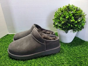 UGG Classic Slipper Slipper Schuhe Grau Wildleder Plüsch 1108193 Damen Gr. 8 🖤Neu - Bild 1 von 11
