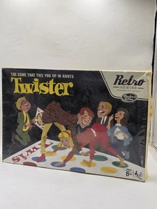 Twister Retro Series (Edición 1966 VTG) Juego 2014 Hasbro Gaming NUEVO Y PRECINTADO - Imagen 1 de 14