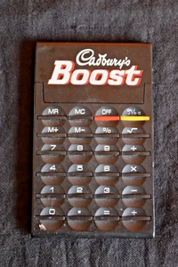 CALCULADORA DE COLECCIÓN CADBURYS BOOST CON ENERGÍA SOLAR/G243 - Imagen 1 de 4