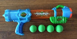 ๐ท๐ถ NERF Atom Blaster Reactor with 4 Foam Balls 2003 Pull & Launch Shooter ๐ท๐ถ - Picture 1 of 2