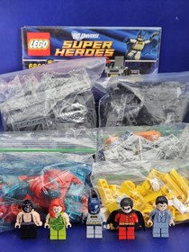 LEGO DC Comics Super Heroes: THE BATCAVE (6860) COMPLETE w Figs Manuals No Box