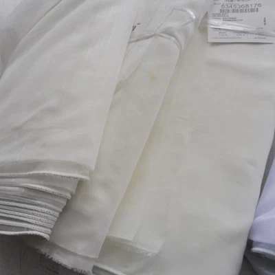 89 m Restmetragen Webgardinen, Breite 260+300cm ,  per m € 1,10 - Bild 1 von 4