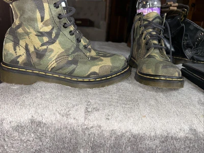 Dr Martens Cerren Camo Canvas Boots Military Green Size 8 US L / 6 UK / 39 EU - Image 1 of 4