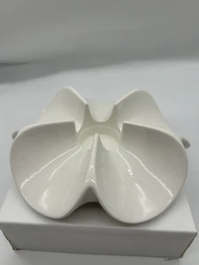 Villeroy and Boch Foglia White Porcelain Warmer Stand Tea light - Discontinued - Picture 1 of 10