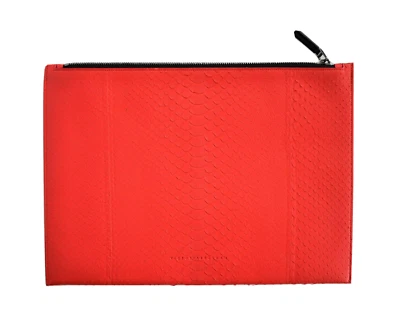 $1045 VICTORIA BECKHAM Rojo PIEL DE SERPIENTE PITÓN Grande Simple BOLSA PLANA Bolso sin asas FOLIO Foto 1 de 4