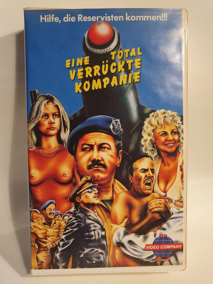 VHS-Rarität:  Eine total verrückte Kompanie mit Aldo Maccione - Bild 1 von 1