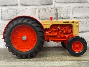 Vintage Die-Cast ERTL Case 600 Tractor 1/16 Scale USA #289 - Picture 1 of 22