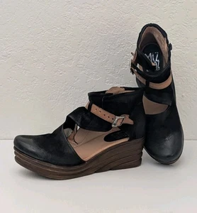 Miz Mooz Boots US Sz 11 EU 42 Cap Toe Closed Toe Boho Wedge Heels Booties Blk - Picture 1 of 11