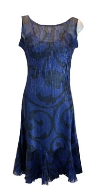 Vestido midi sin mangas Komarov Charmeuse de gasa con volantes en capas talla S negro azul marino con volantes Foto 1 de 4