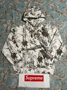 SUPREME CAJA PEQUEÑA SUDADERA CON CAPUCHA (GRANDE) (CAMUFLAJE DE NIEVE) SS24 LOGOTIPO CAJA DE SUDADERA - Imagen 1 de 24