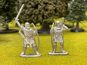 13th 14th C Archer Command Pair for HYW, etc, 28mm, metal (medbury design) - Picture 1 of 4