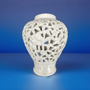 Vintage Chinese Blanc de Chine Reticulated Porcelain Vase Fawn/Floral Scene,Mark - Bild 1 von 10
