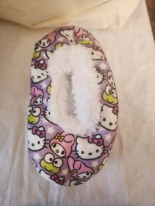 HELLO KITTY & FRIENDS  FUZZY BABBA SLIPPER SOCKS SIZE 8-13 S/M - Picture 1 of 4