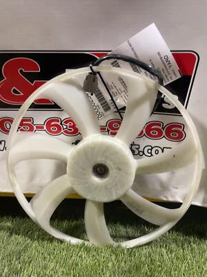 ✅ Motor de refrigeración eléctrico Toyota Corolla 2022 N.º de parte: 16363-37130 OEM Foto 1 de 4