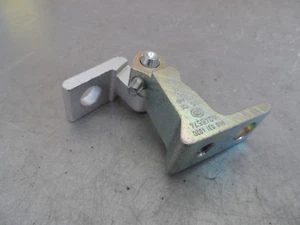 Bisagra de puerta derecha plateada VW Golf 7 Audi A4 Polo Skoda 8K0831402D (13SCH) - Imagen 1 de 3
